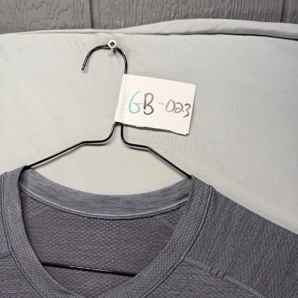 Lululemon Metal Vent Tech Shirt Mens Large Gray Short Sleeve V Neck Work Out - Picture 8 of 10
